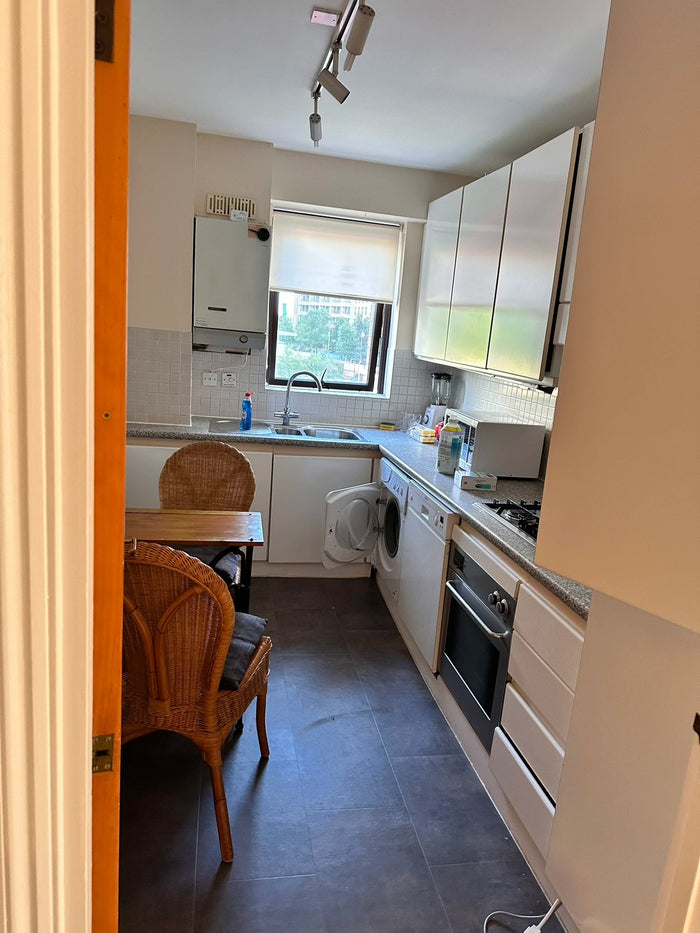 Cosy Convenient Thames View 2b2b Flat - Image 3